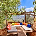 Villa Elit - *